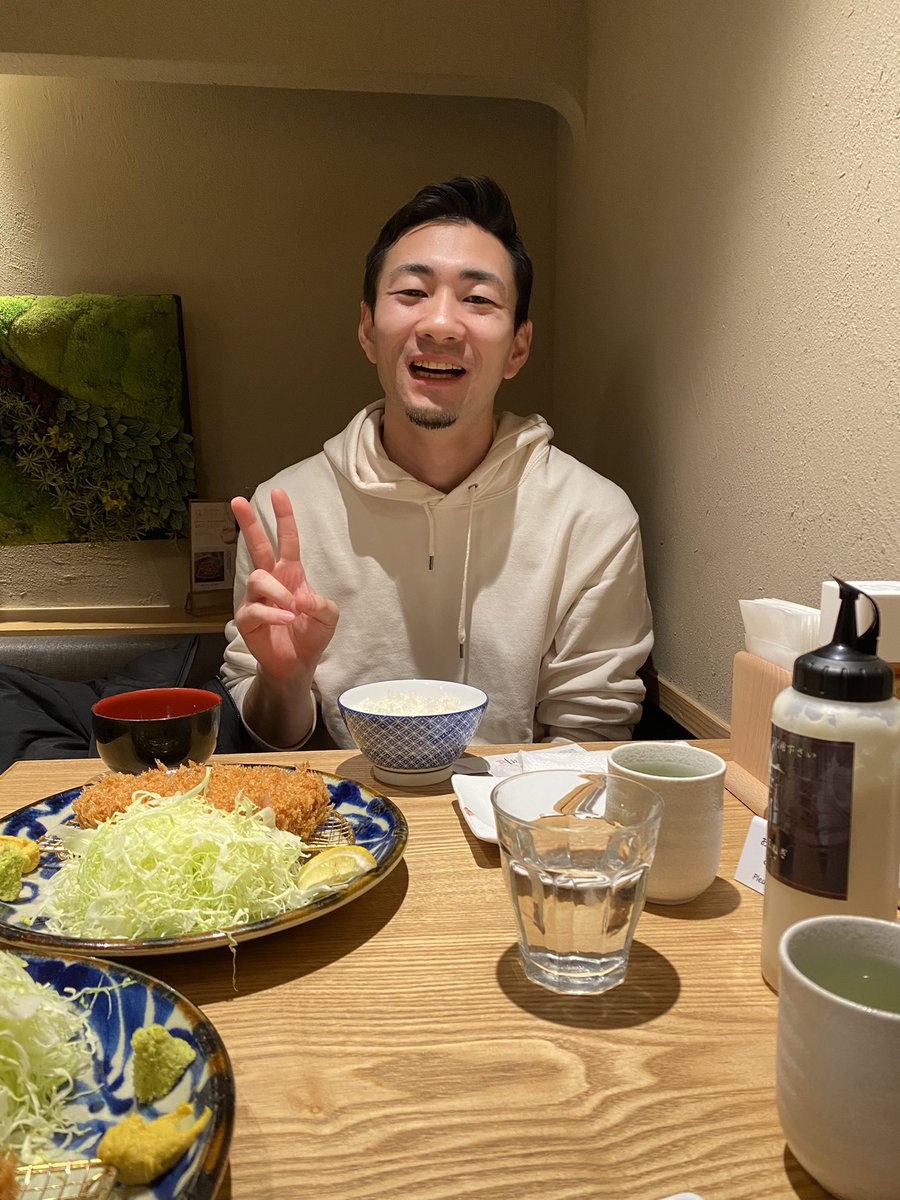 営業終わって店長とお食事
とんかつ美味かったです
#d1wgp04  
#ドクターストレッチ
#店長