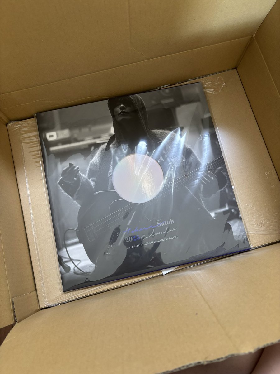 t_aahero's tweet image. 健さんの良さが全て出ているカレンダーで、とにかく欲しい顔の角度のショットだらけ^_^♡

#佐藤健カレンダー