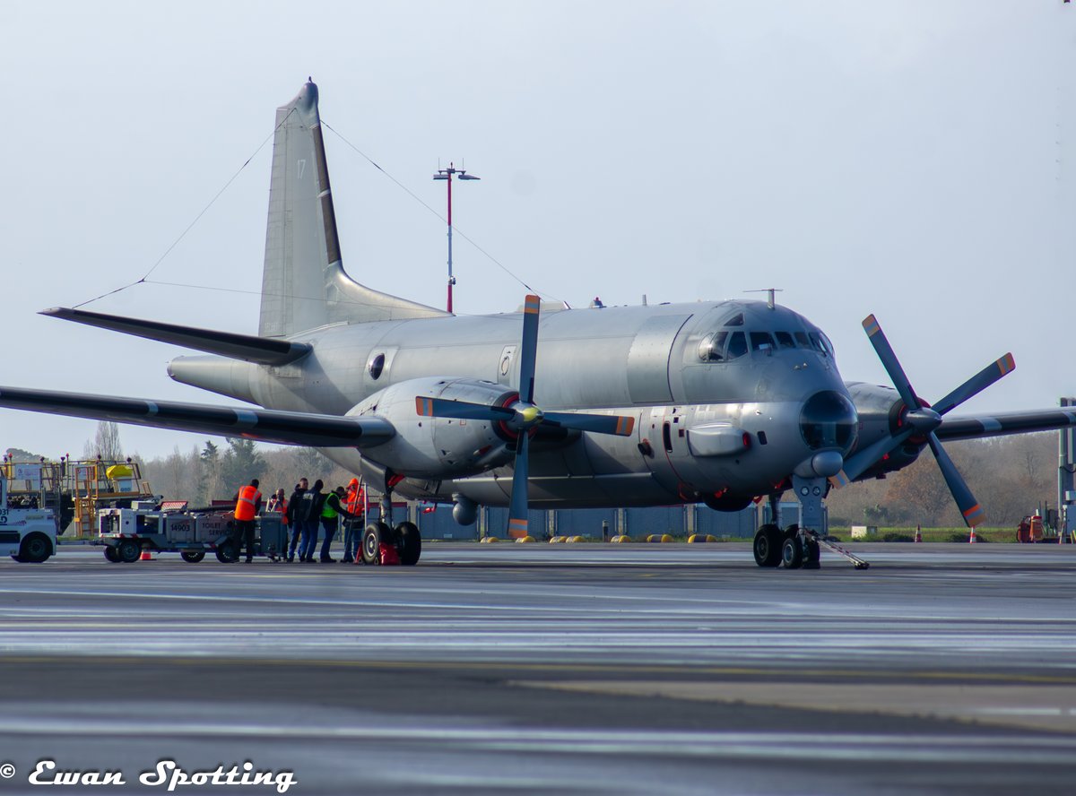 Exaricot's tweet photo. Atlantique II à Nantes, Arrivé début Décembre suite a une panne moteurs. #ATL2 #Dassault https://t.co/Ydj2lc2Uir
