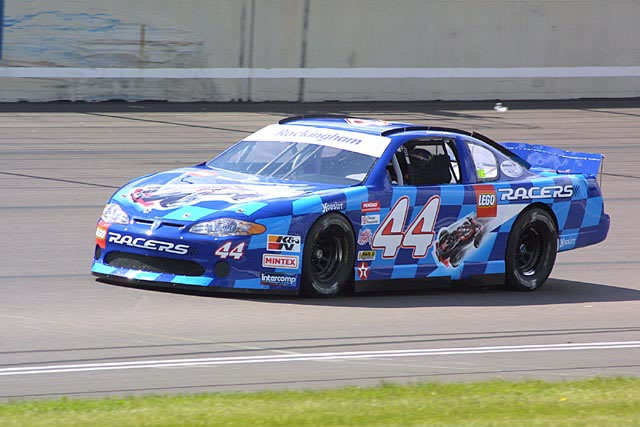 AscarRacing's tweet photo. #ASCAR #AdventCalendar 🎄 2⃣2⃣
We've run out of 22s, so we're cheating and doubling it. The 4⃣4⃣ Deuce Racing RML Chevrolet Monte Carlo raced by #AnthonySwan in 2003.
📸 Rounds 1 & 2, 11/5/2003 - Mark Coull
#AscarRacing #DaysOfThunder #Rockingham #RockinghamMotorSpeedway https://t.co/EoGVa6VQHJ