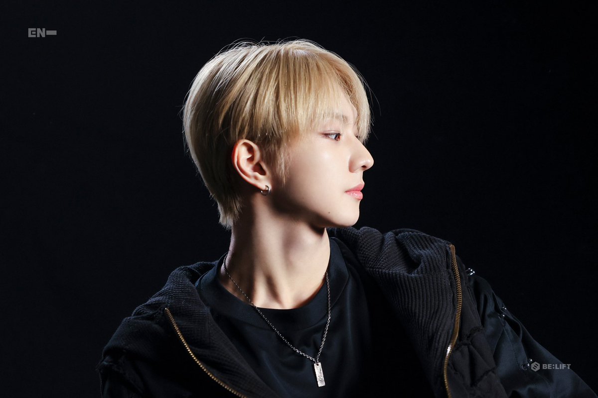 ทรงแร็ปเปอร์มาขนาดนี้ละ อยากเห็นพี่จองวอนโชว์สกิลแร็ปสักเพลงว่ะ เสียงฮีเป็นเอกลักษณ์สุดๆ ถ้าลองแร็ปดูโทนเสียงต้องเก๋มากแน่เลยอ่ะ😭