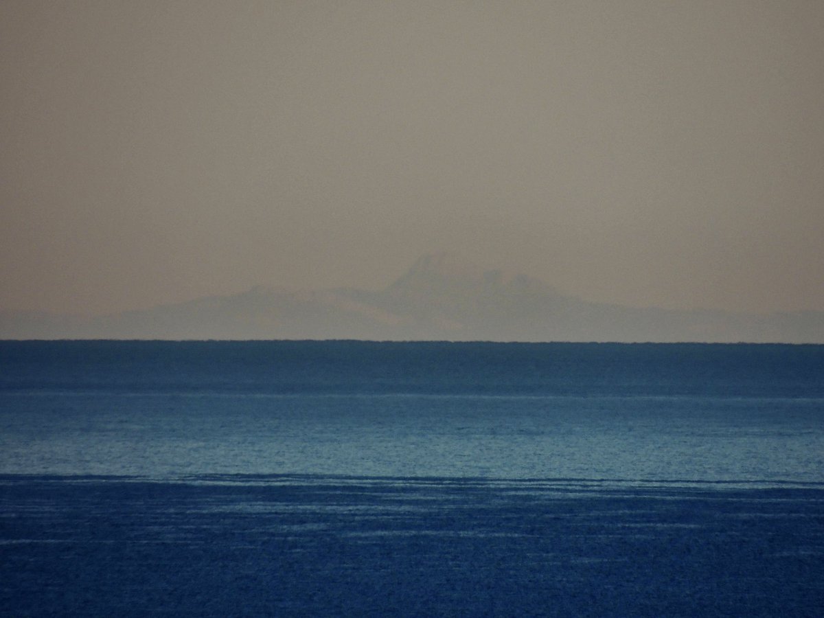 Hui, dia de bona visibilitat des del Cap Prim: Es Vedrà (Eivissa), el Montgó, el Cap Negre i el Penyagolosa