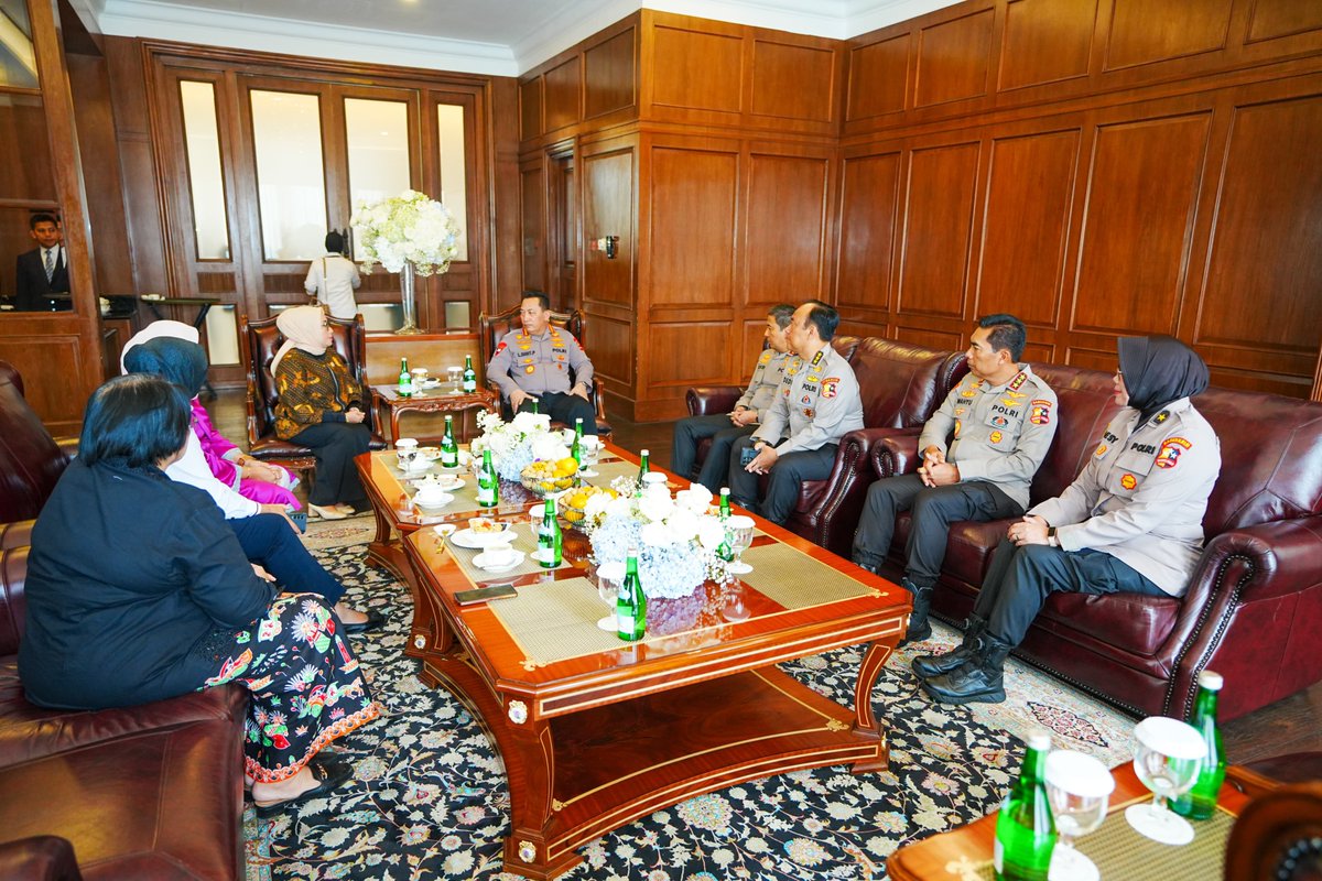 Saya membuka kegiatan Gender Mainstreaming Insight: Equality in Action, Insight in Policy dan Launching Direktorat Tindak Pidana PPA dan PPO Bareskrim Polri di Grand Ballroom The Tribrata, Dharmawangsa, Jaksel.

Kegiatan ini menjadi sarana pertukaran informasi dan pengetahuan