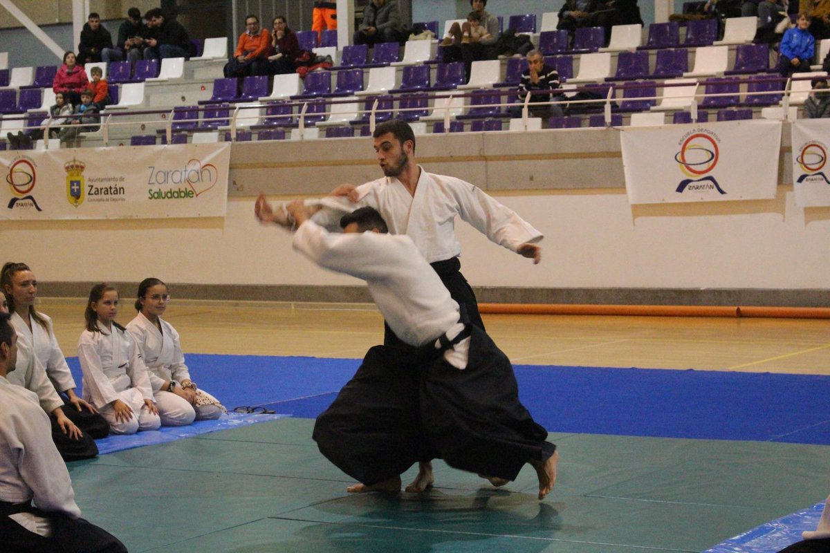 AikidoValladol1's tweet photo. Muchas gracias por la invitación 🙌

Ahí estuvimos 🙇🏻‍♂️

#Aikido #Zaratán #Valladolid #aikidoValladolid
#Aetaiki #AikikaiEspaña #Aikikai https://t.co/QO9IEsSWL3
