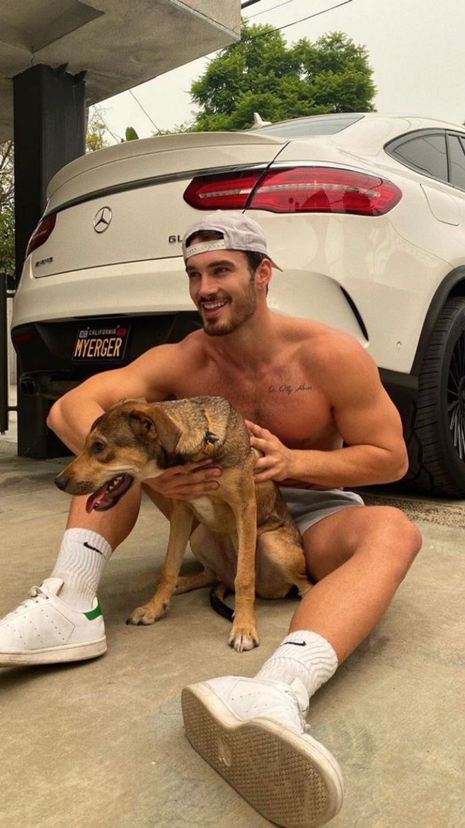 𝗽 𝗼 𝘃     :     your camera roll 
⠀⠀⠀⠀ if i was your boyfriend.