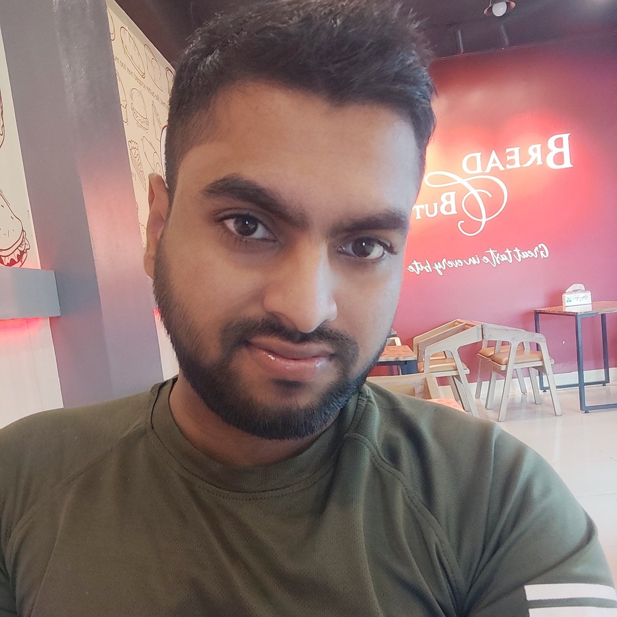 biinansebd's tweet photo. #NewProfilePic https://t.co/EThN7L3HNf