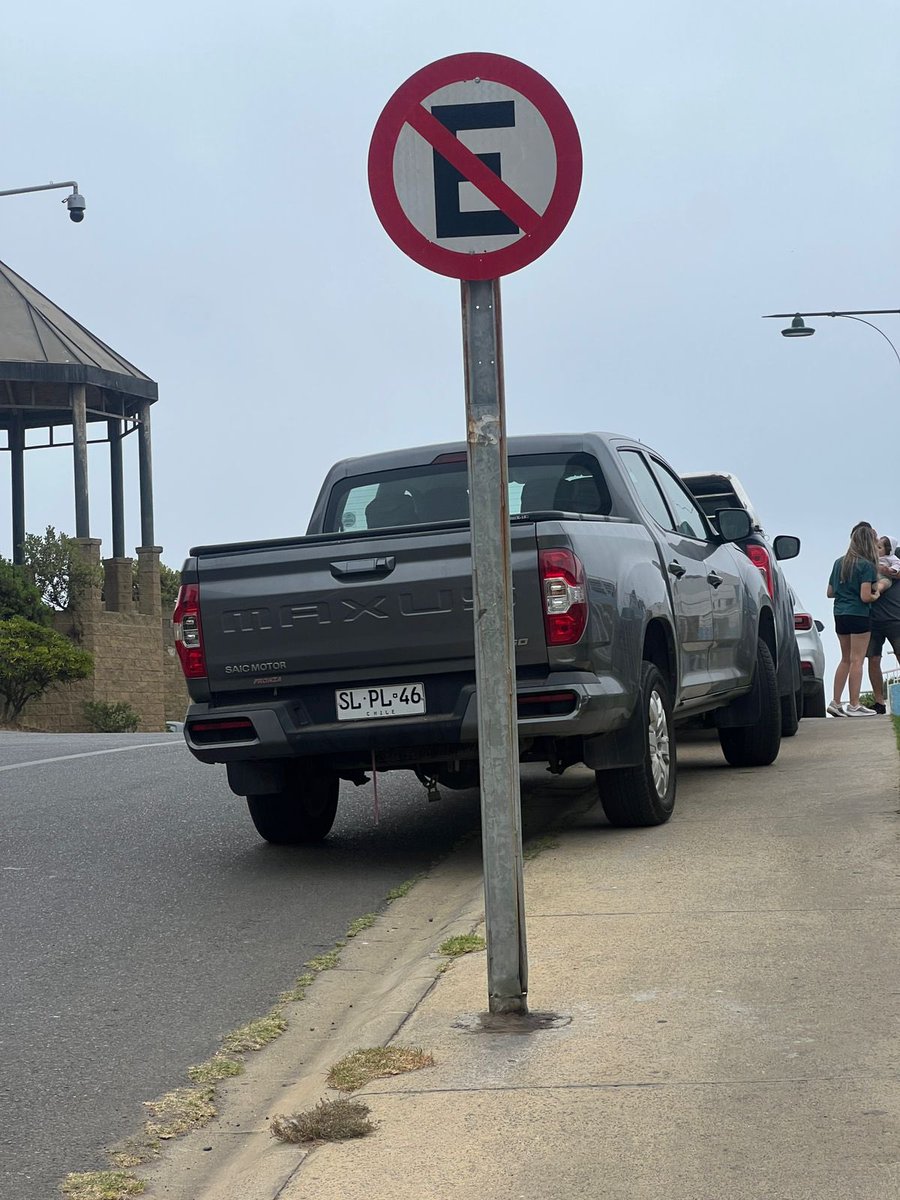 Sebastian_dha's tweet photo. Hola @municoncon @FreddyConconino favor su apoyo con la fiscalización de vehículos en Costa de Montemar. @alertaconcon @CarabValparaiso @DeConCon @rurendah @elda_arteaga https://t.co/R0UsEFzA0G
