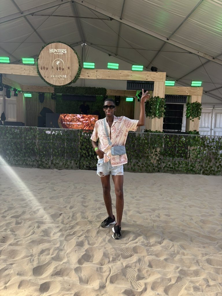 AndileFumbatha1's tweet photo. Scrummy 😋 
#Paradisebeachclub #HuntersXParadiseBeachClub #Huntersdry https://t.co/gMDNTaLDlm