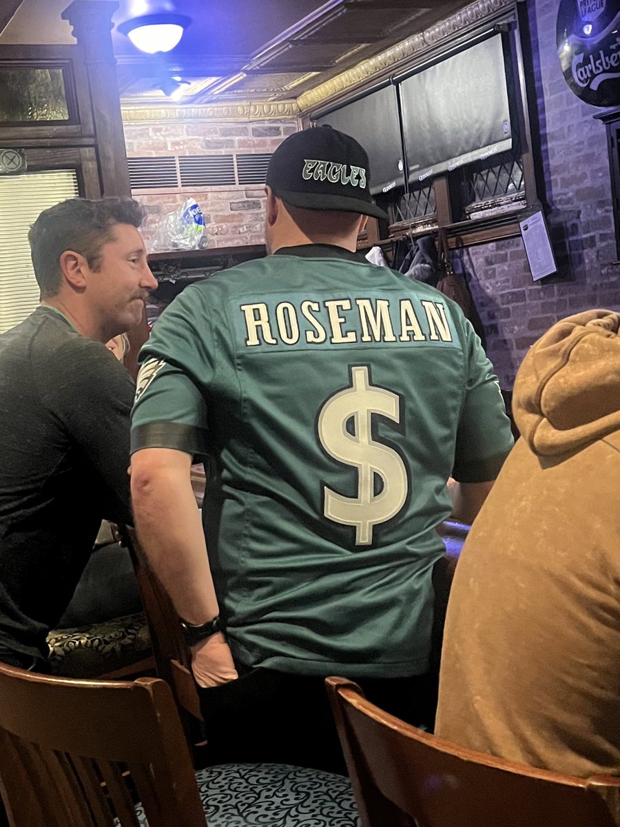 mocliffff's tweet photo. Unreal jersey sighting https://t.co/6XVhK3JWkS