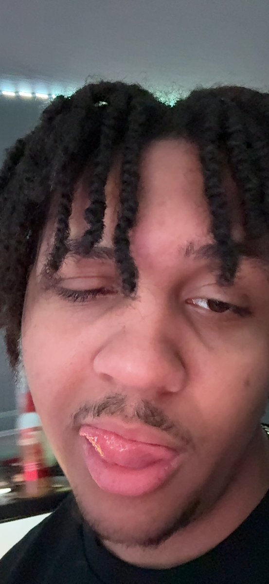 Getting a dub on every Battle royale 🤓 twitch.tv/onlygallo