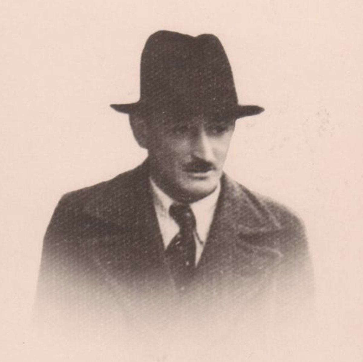 AuschwitzMuseum's tweet image. 29 December 1902 | French Jew, Christian Mosse, was born in Paris.

He was deported to #Auschwitz from #Drancy on 2 September 1943. He did not survive.