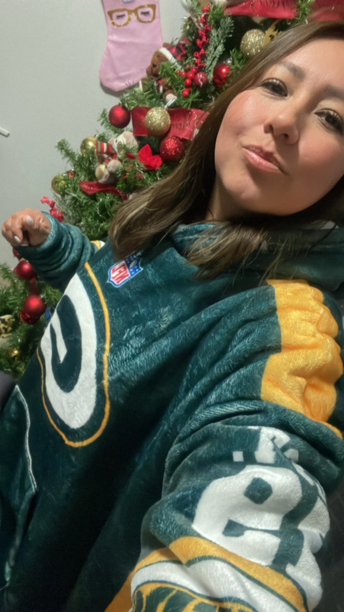 LadyLu6's tweet photo. #FoximpactoNFL
#NFLEnTelevisa 
💛💚 https://t.co/TMeED8NwMW