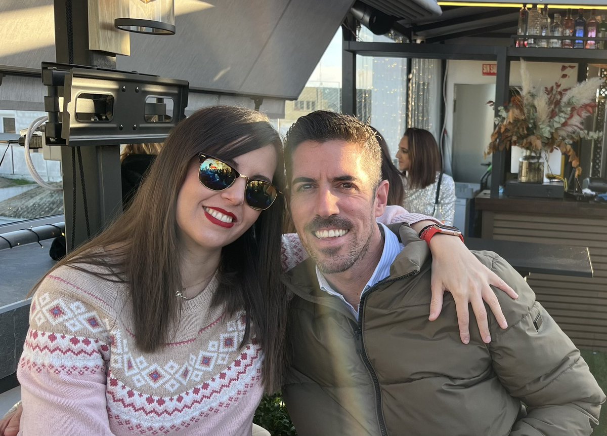 Marta_Henares's tweet photo. “ Nuestro Jeré 🐴🍷”
.
.
#Navidad #jerezdelafra #Chimenea #encasa #viaje https://t.co/s3LvOdn19J
