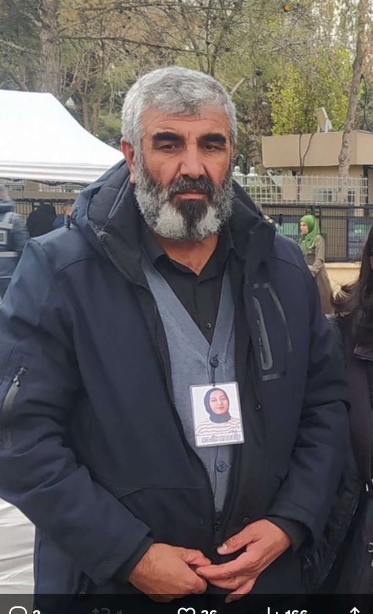 argesizm's tweet photo. Bir baba evladına olan hasretinden ve acısından günler içinde geldiği hale bakın! Kim buna sebep olduysa ve sessiz kaldıysa Allah hepsinin belasini versin!

Rojin Kabaiş intahar etmemiştir. Bu bir cinayettir. Çözülmesi için herkes elini taşın altına koysun. https://t.co/IGIPbsjS3k