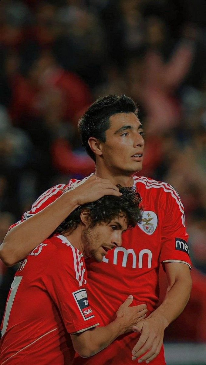 Saudades tuas? Eu tenho saudades é destes dois no Benfica