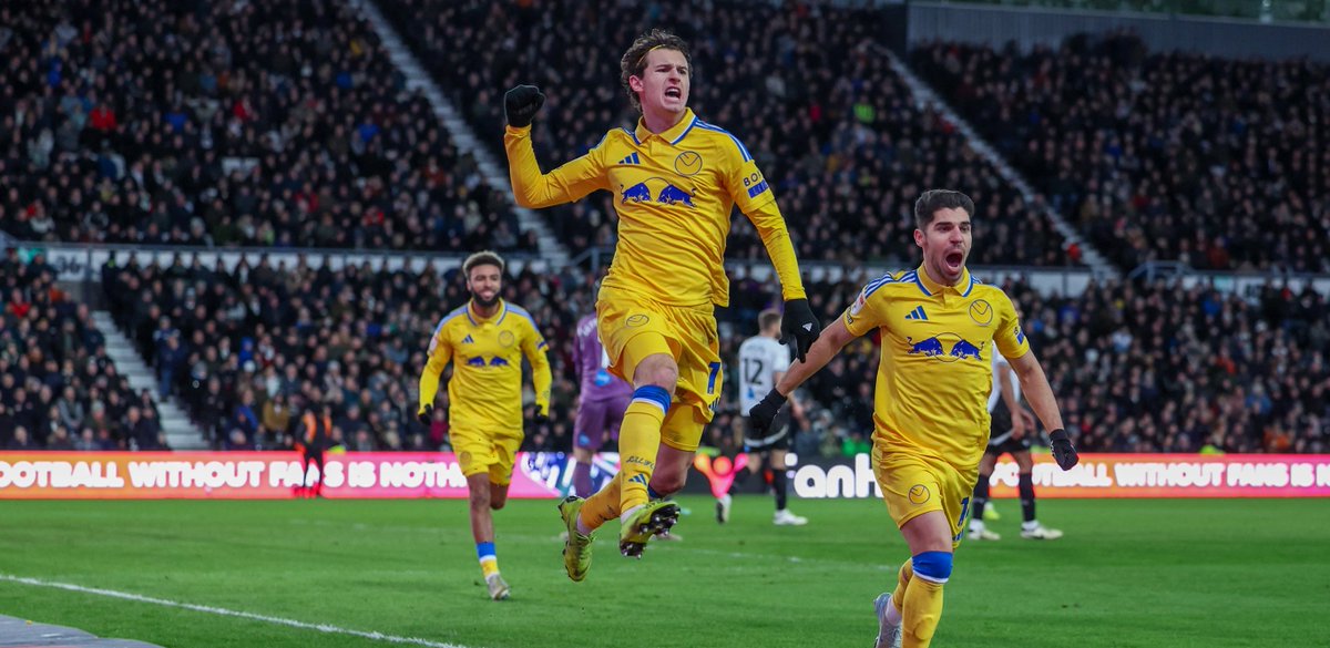 LUFCDATA's tweet image. Leeds have won five of the six Championship matches played on a Sunday under Daniel Farke (W5, D1, L0). 

All the stats across the lufcdata.com site are up to date and refreshed as Leeds end the year as Championship league leaders. 👑 
#LUFC