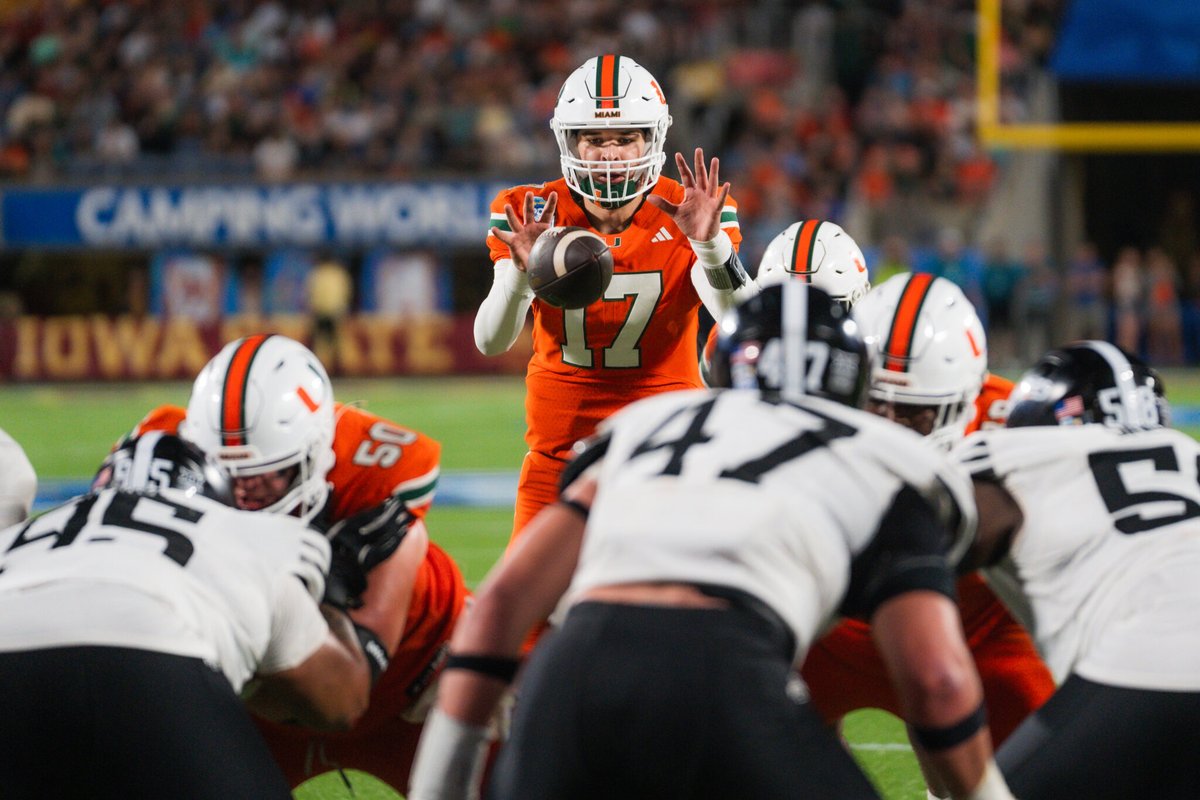From last night: No. 13 Miami falls short in the Pop Tarts Bowl to Iowa State.

✍️: Giovanni Alonso
📸: Emily Rice

themiamihurricane.com/2024/12/29/no-…