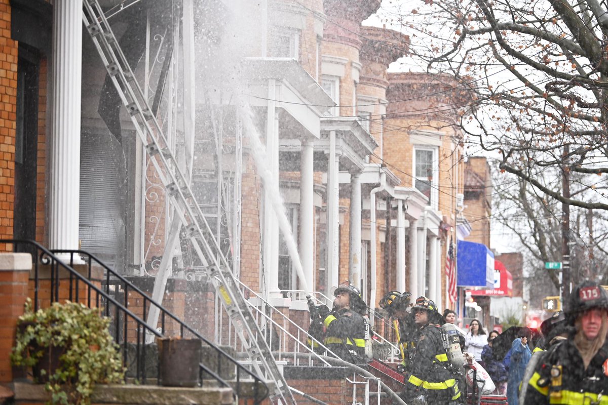 Lloydphoto's tweet photo. Photos:Queens Firefighters battled a two alarm fire on 91 Avenue in Woodhaven, Queens. Fire Officials are probing the incident that left 16 adults and 5 children as a lithium ion battery explosion. #LloydMitchellPhotography #FDNY #Firefighting #Firefighting #AMNY #photojournalism https://t.co/1TrjlYNgSK