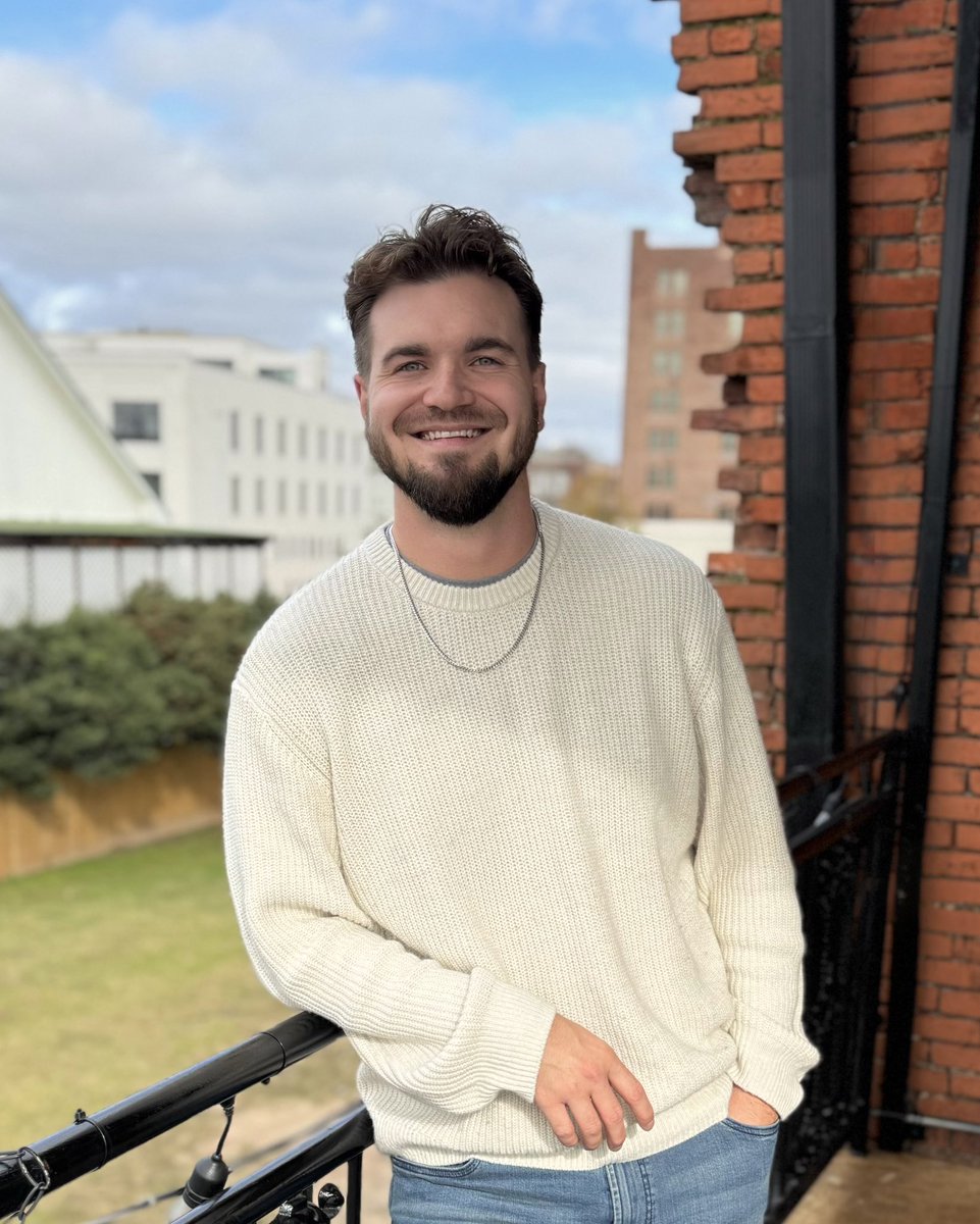 Day drinking in my hometown 🍸