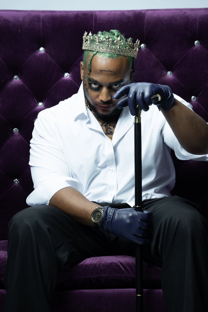Certified_Cos's tweet photo. “I believe that whatever doesn’t kill you simply makes you stranger” -The Joker
Photo by @iam_365_photography 

Had to drop my last new cosplay before the end of 2024 🤡
#batman #joker #clownprincessofcrime #thejoker #detectivecomics #dcuniverse #dceu #harleyquinn #gotham #arkham https://t.co/BdBhz1MTZD