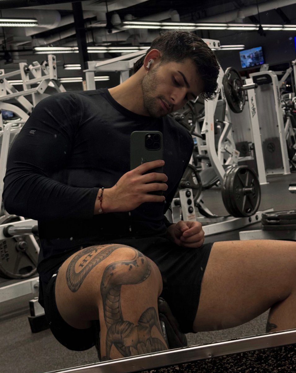 Megameatsupreme's tweet photo. between sets https://t.co/4qgFxG0nIv