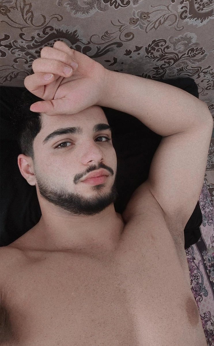 9520Ra's tweet image. اگه منشن نزاشتین شب میام خوابتون.😒