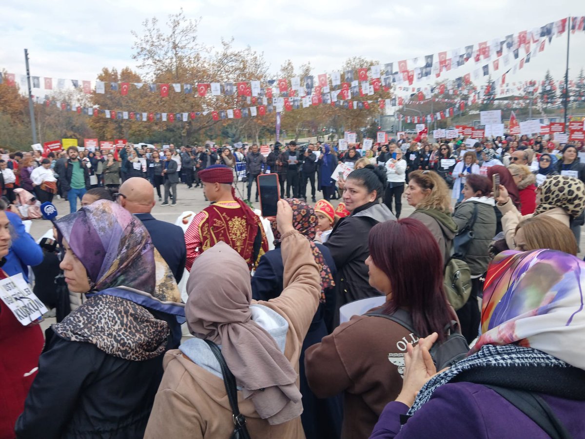 meusfed6's tweet photo. Çıkarılan 2024 yönetmeliğini 100.bin Ustaöğretici adına ASLA kabul etmiyorum.yönetmelik revize edilerek Ustaöğreticilerin hakkettiği itibarını iade etmeniz talebdir
MEUS-FED GENEL BAŞKANI 
Canan ÜNVER 
#UstalarMüjdeBekliyor
USTAÖĞRETİCİ
@RTErdogan
@EmineErdogan
@dbdevletbahceli
@MHP_Bilgi
@Akparti
@csgbakanligi
@HMBakanligi
@Yusuf__Tekin 
@tcmeb 
@TBMMresmi 
@TBMMGenelKurulu
@CelileErenOKTEN 
@cengizmete