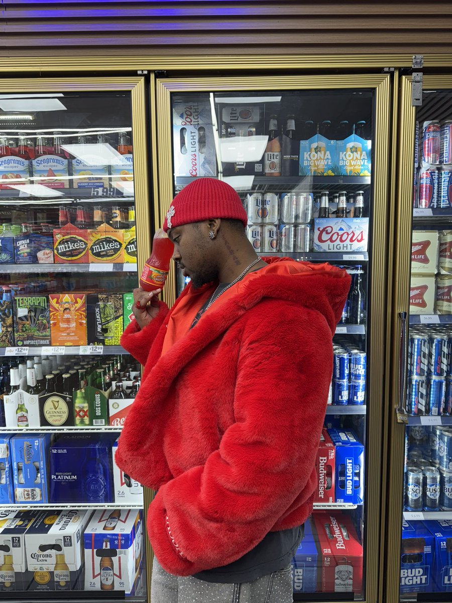 Legendary_Silk's tweet photo. 🖕🏾 https://t.co/WlnFITC0Ef