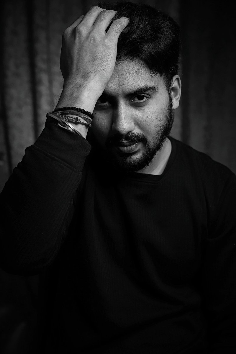 Techcaff's tweet photo. Kohi Guess Kar Sakta Hai Yeh Photos Kisse Li Gyi Hai??
#Trending #photooftheday #photograghy #PHOTOS #GuessTheaPhoto #Techcaff https://t.co/xVe4jSKOR9