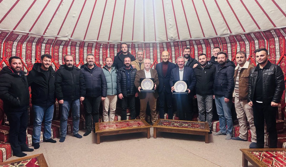 Kayseri Bölge Müdürlüğü olarak çok değerli mesai arkadaşlarımız, başmuhabirimiz Hacı Mustafa Yıldız ve Yozgat muhabirimiz Ömer Ertuğrul’u emekliliğe uğurladık. Ajansımıza katkıları ve emekleri için teşekkür ediyoruz. Sağlıklı, huzurlu ve mutlu bir emeklilik dönemi diliyorum.