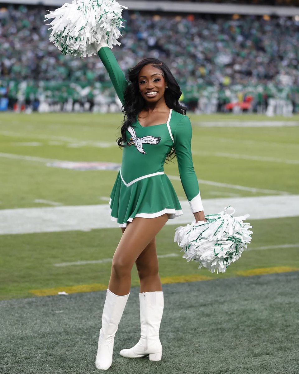 coachlisaj's tweet photo. Philadelphia Eagles Cheer Tamia Casey from Lincoln University (PA) https://t.co/kNZWukfCQK