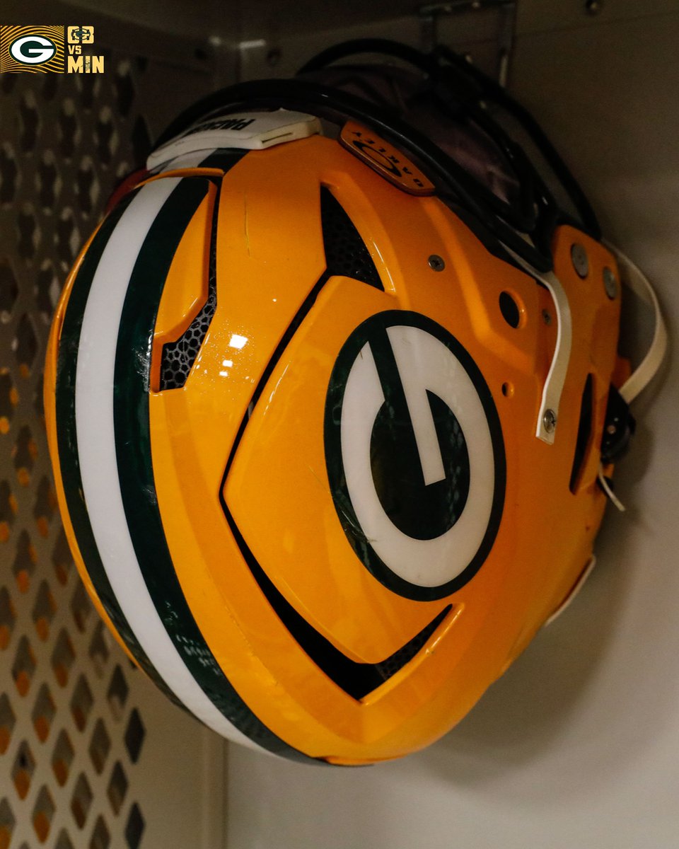 packers's tweet photo. 👀

#GBvsMIN https://t.co/Ry1jvfLVqs
