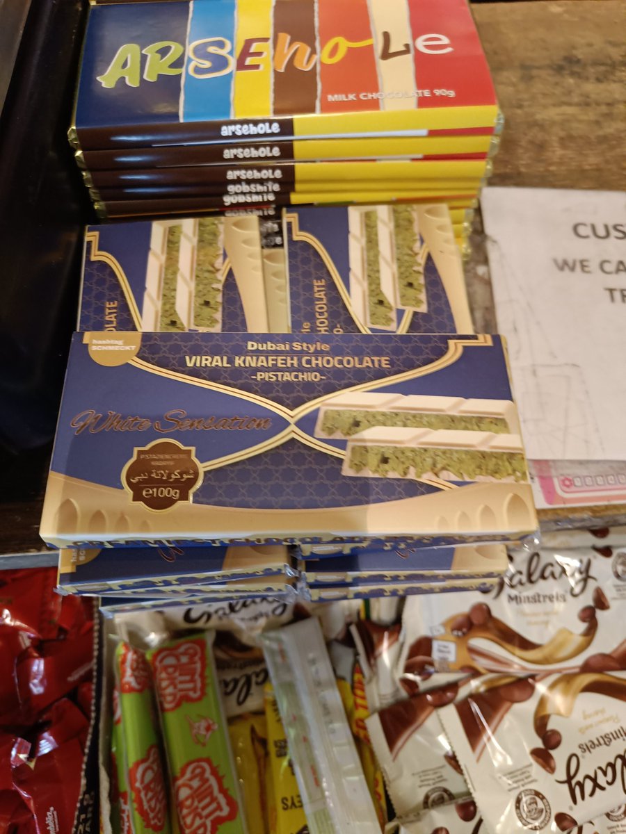 I saw a sign in a shop window in #Kilkenny today, advertising #dubaichocolate and I thought what is this all about? Shopkeeper informed me that it's the current trend and retailing at €15 a bar. It's pistachio chocolate imported from Dubai. Really? Is this even a thing?