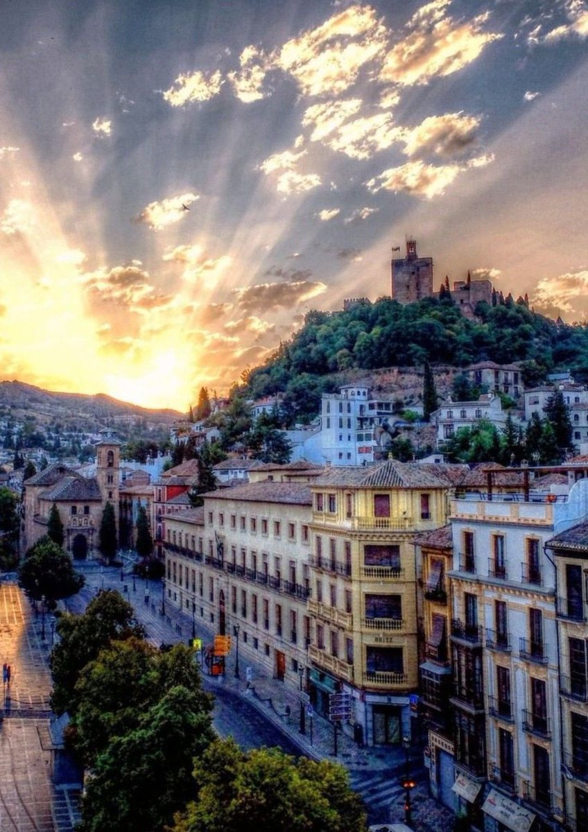 Si no existiera, habría que inventarla.

Granada.