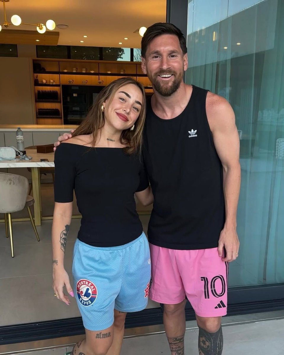 MLBMTL's tweet image. Lionel Messi &amp;amp; Argentinian rapper Nicki Nicole shared this photo of them together on holiday, it turns out they were both wearing a pair of sports shorts.🤩

#MLBMTL #MontrealExpos #Montreal #Expos #MTLExpos #ExposMTL #BringBackTheExpos #ExposNation #BaseballCanada #LionelMessi
