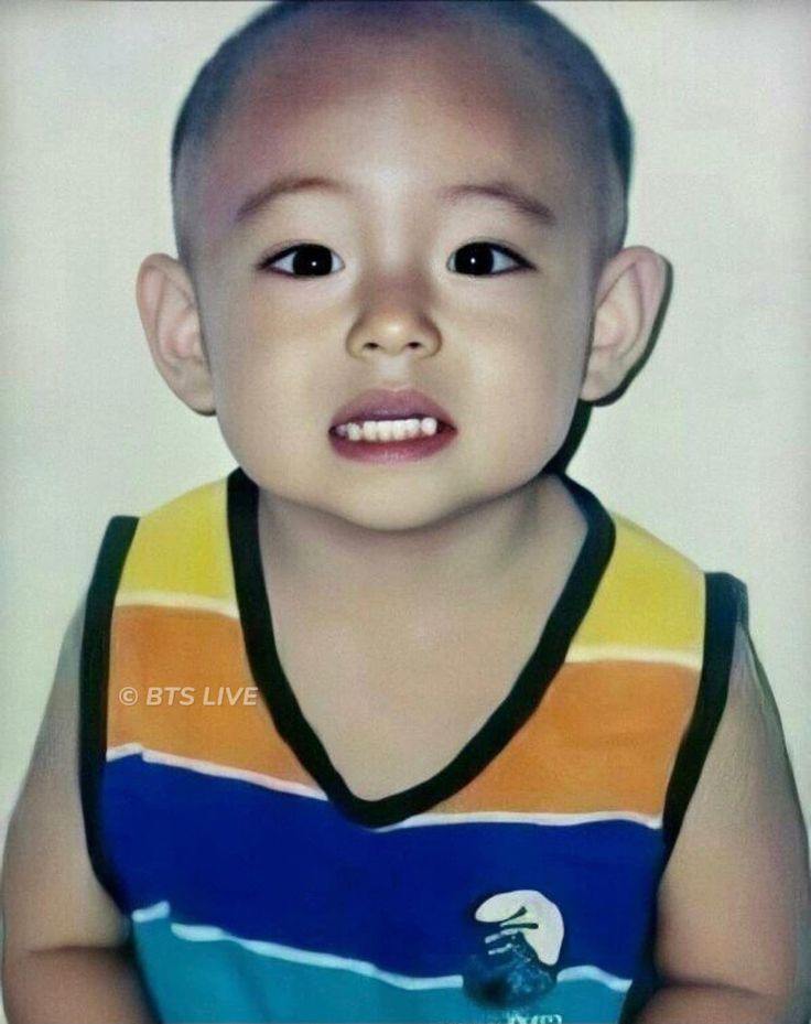 tae_sgukk's tweet photo. Happiest birthday taehyungie ♡ https://t.co/VRylwnnq6m