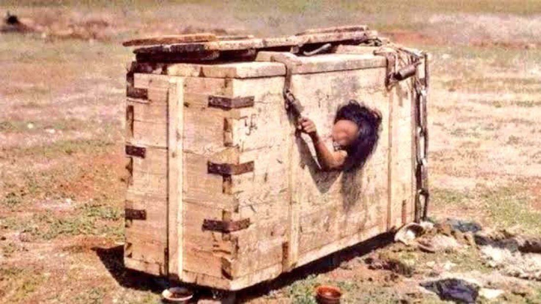 historigins's tweet photo. Shocking photos and the disturbing stories they hide

I open thread 🧵

1. Mongolian woman condemned to starvation, 1913 https://t.co/kBeZuERdfM