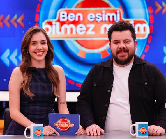 Acun un bu ikiliyi ısrarla göze sokma çabası ne zaman son bulacak ne bi sempatileri var ne çekiciliği olmuyor Acun zorla ma lütfen aşırı iticiler hiç bi programları tutmuyor işte #Survivor2025 #MasterChefTürkiye