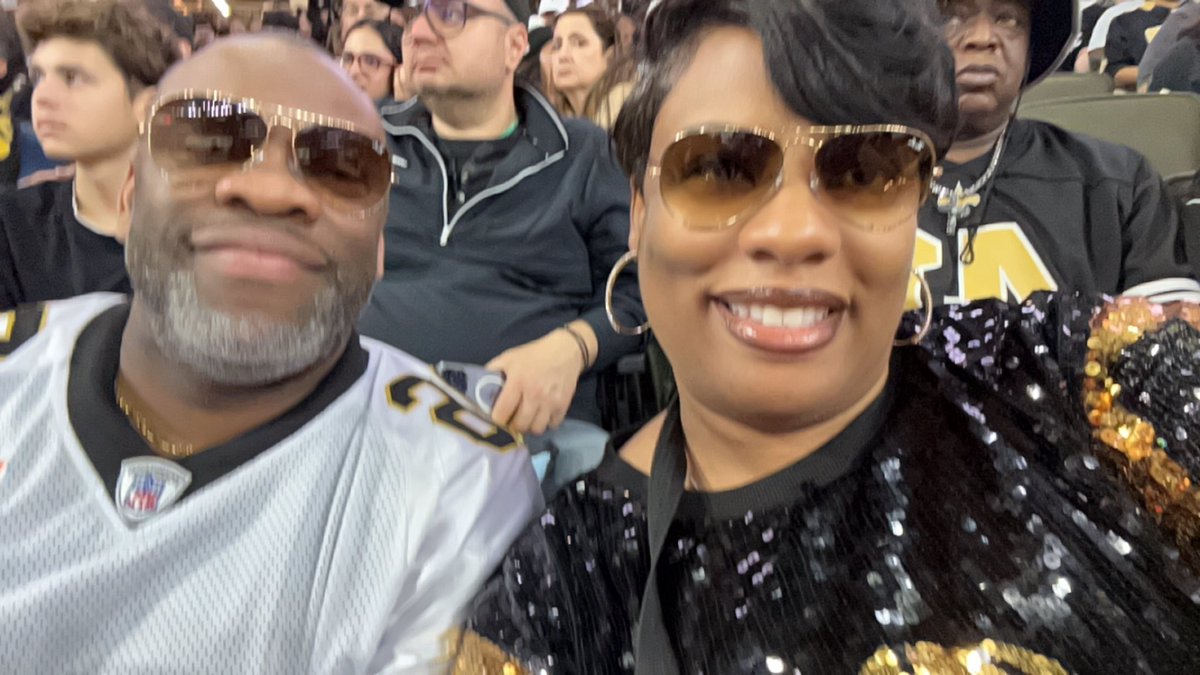 ladycapy's tweet photo. #saintsgameday https://t.co/pmT0FIK5m0