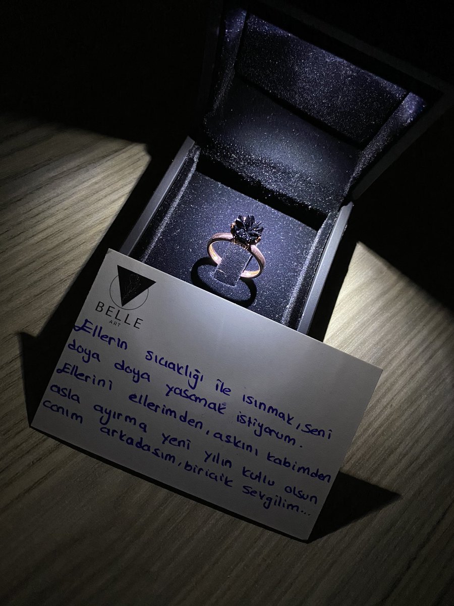 defnebisusya's tweet photo. Yılbaşı hediyen bizden olsun ister misin 🎄 Bu tweeti beğen, yoruma kalp bırak, lotus çiceği yüzüğü senin olsun 🖤 https://t.co/CzLjwAers1