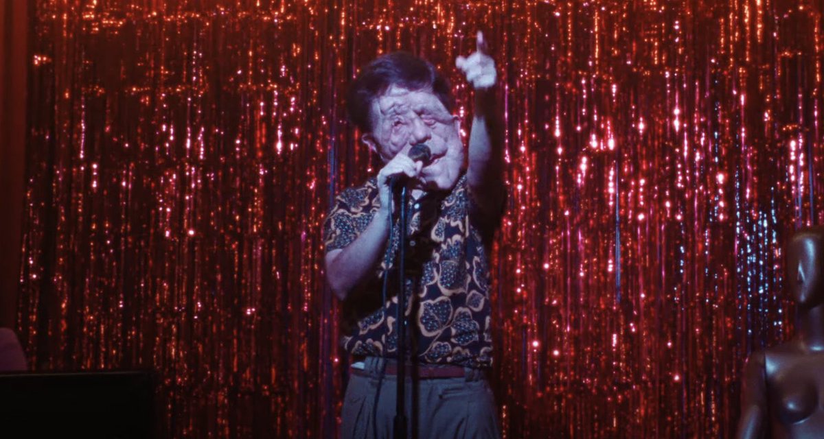 8. A DIFFERENT MAN (dir. Aaron Schimberg)

“Oh my friend, you haven't changed a bit.”

Esperaba una comedia divertida basándome en su concepto, pero lo que no esperaba es que también fuera una de las exploraciones más profundas e inteligentes sobre identidad que he visto. El