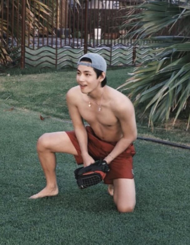 lvhacker_'s tweet image. feliz aniversário pro meu sorriso quadrado favorito, eu te amo tanto 💜💜🥹