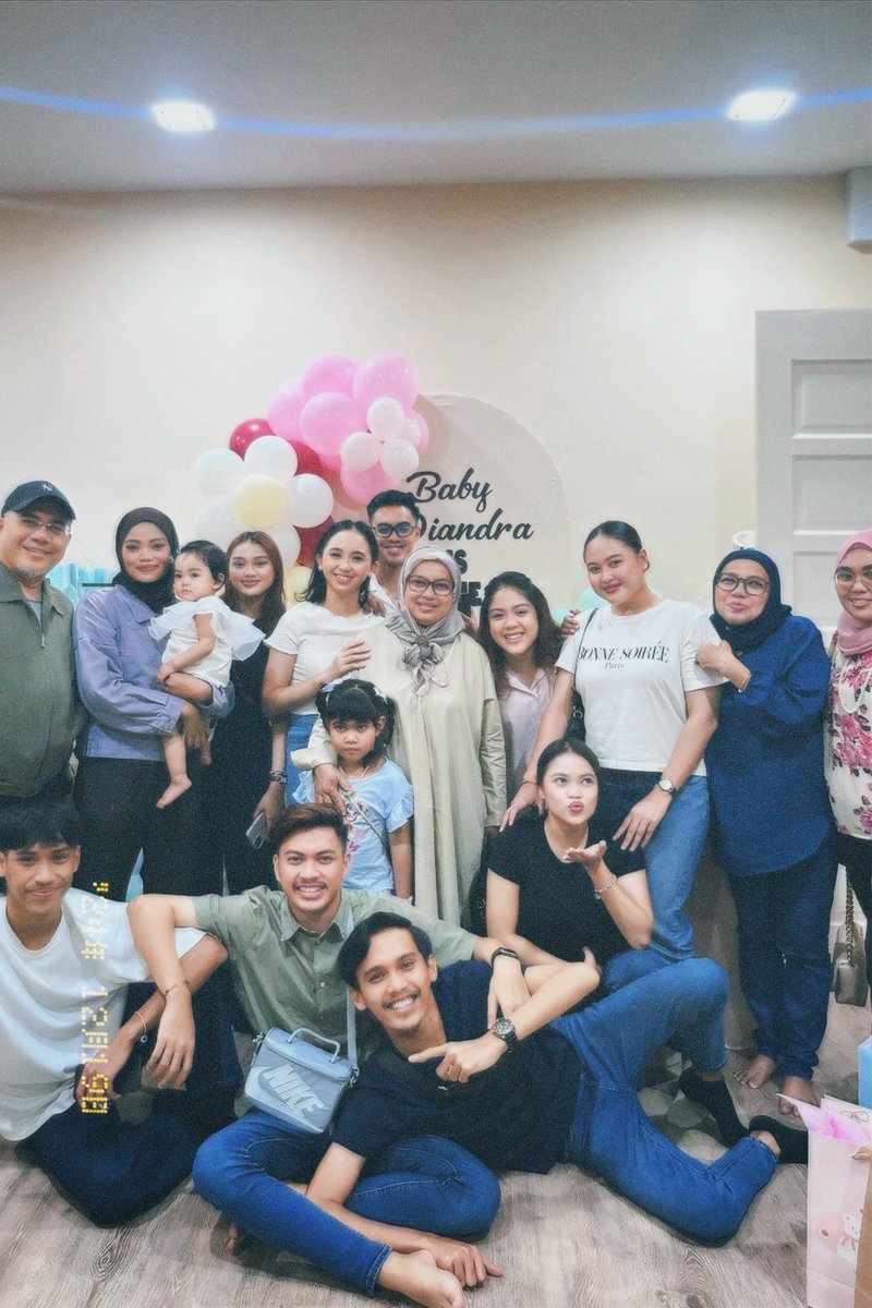 bubbleloons__'s tweet photo. my 2024’s biggest blessings ♥️ https://t.co/Y0kNMwX43V