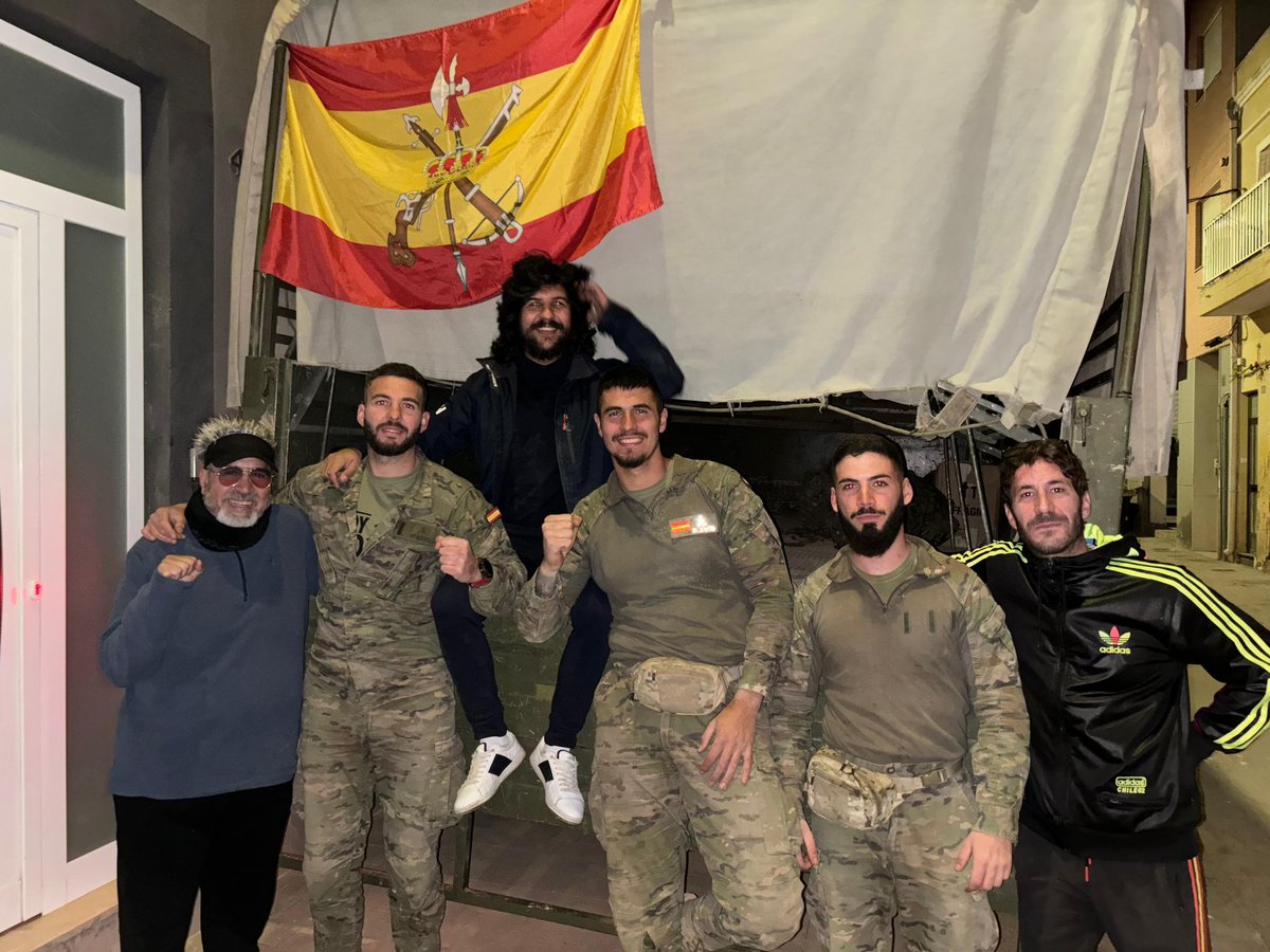 RancapinoC's tweet photo. Mísion Cumplida..
Gracias a mis hermanos los LEGIONARIOS Por ayudarme en todo.. ❤️🌲
#benefico para las #personas que han #sufrido por la #DANA https://t.co/p9dXlmLt81