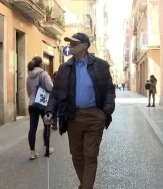 gromabatlle's tweet photo. Avui ha mort en Ricard Valentí, el gitano més vell de Gràcia i avi de @10Ricardet, president de @DeGitanos . He tingut l’honor de poder-lo conèixer, un home compromés amb la causa gitana que la vivia amb gran passió. Descansi en pau. https://t.co/V1brQcM8Fw