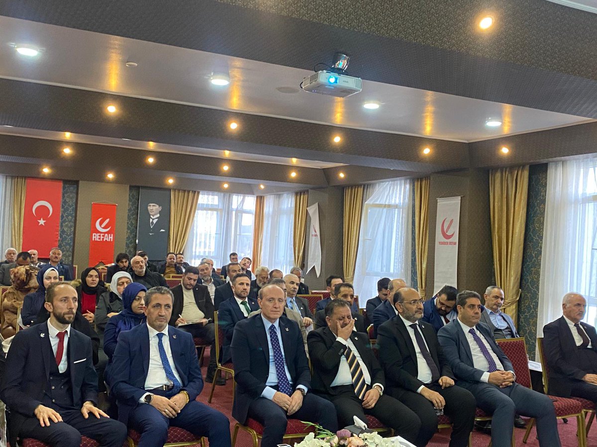 Yeniden Refah Sivas İl Eğitim Başkanlığımızın Düzenlemiş Olduğu Teşkilat içi Eğitim  Programına İştirak Eden Genel Başkan Yardıcılarımız Naim ÖZTÜRK Bey Mehmet KADERLİ Bey ve Diğer Katılımcılarımıza Şükranlarımızı  Sunuyoruz Bu Toplantımız Hayırlara Vesile Olsun inşaALLAH .