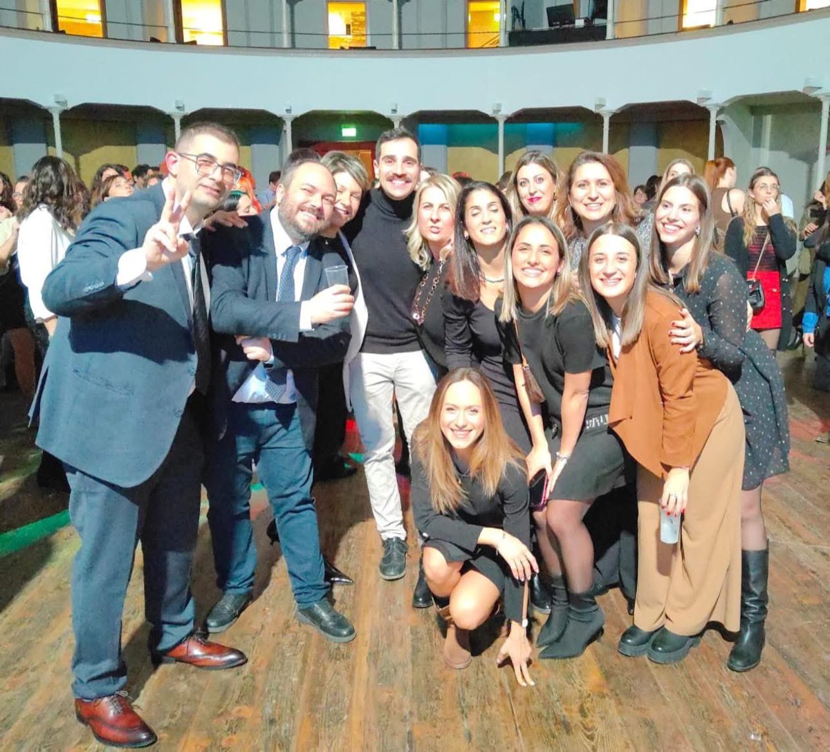 DottorClaudio's tweet photo. Cari amici,
Buone feste dalla nostra Ematologia alla festa degli auguri di @IRSTDinoAmadori !
@sohoitaly
@SocietyofHemOnc
@AIL_ets
@MDAndersonNews
#dottorClaudio #leukemia #lymphoma #mieloma #multiplemyeloma #myeloma #smolderingmyeloma #cart #stopcovid19 #sohoitaly #soho https://t.co/cg8THiuoxn
