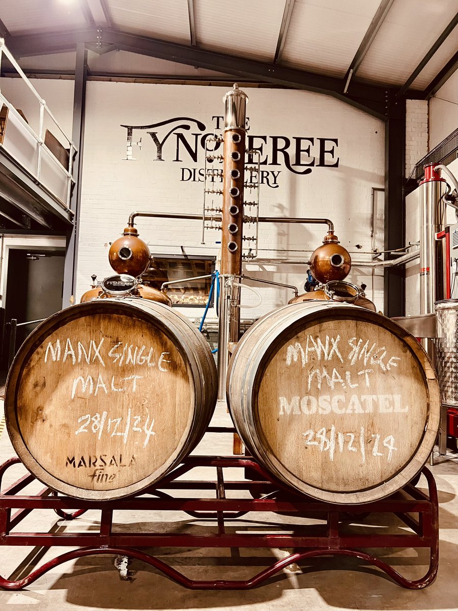 Couple of interesting end of year cask fillings of our 2024 Rehollys new make malt spirit - Rehollys meaning moonlight in Manx.   Very excited to see how our new make matures in these premium 225 Ltr casks - a great addition to the array of casks we are experimenting with.