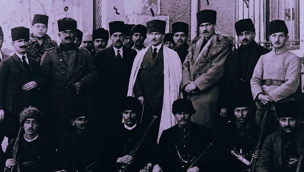 RkTarih's tweet photo. ÇERKES ETHEM

Çerkes Ethem 1886 yılında Bandırma'da doğmuştur. ve aslında ülkesi için önemli işler yapmıştır. 1912-1913 Balkan Savaşlarında yaralanmış, kıdem zammı ve madalya almıştır. I. Dünya Savaşı'nda Kuşçubaşı Eşref'in yönettiği Teşkilat-ı Mahsusa ile birlikte İran+ https://t.co/zW2R3EvVxV