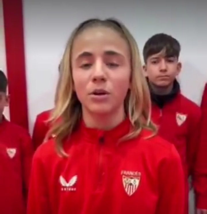 SevillistasU's tweet photo. Aitor Francés, el motor del equipo, centrocampista que ha jugado todo el partido y ha sabido marcar los tiempos y dar equilibrio al equipo.
Quédense con este nombre: 
Aitor Francés, dorsal 8
!Felicidades Campeón! https://t.co/4dCVFAGvdp